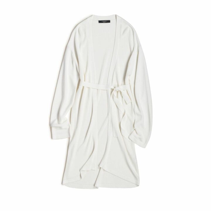 カーディガン￥46,000／共素材のベルト付き［レーヨンベース］（マックスマーラ ジャパン〈ウィークエンド マックスマーラ〉）　［Precious2019年6月号141ページ］