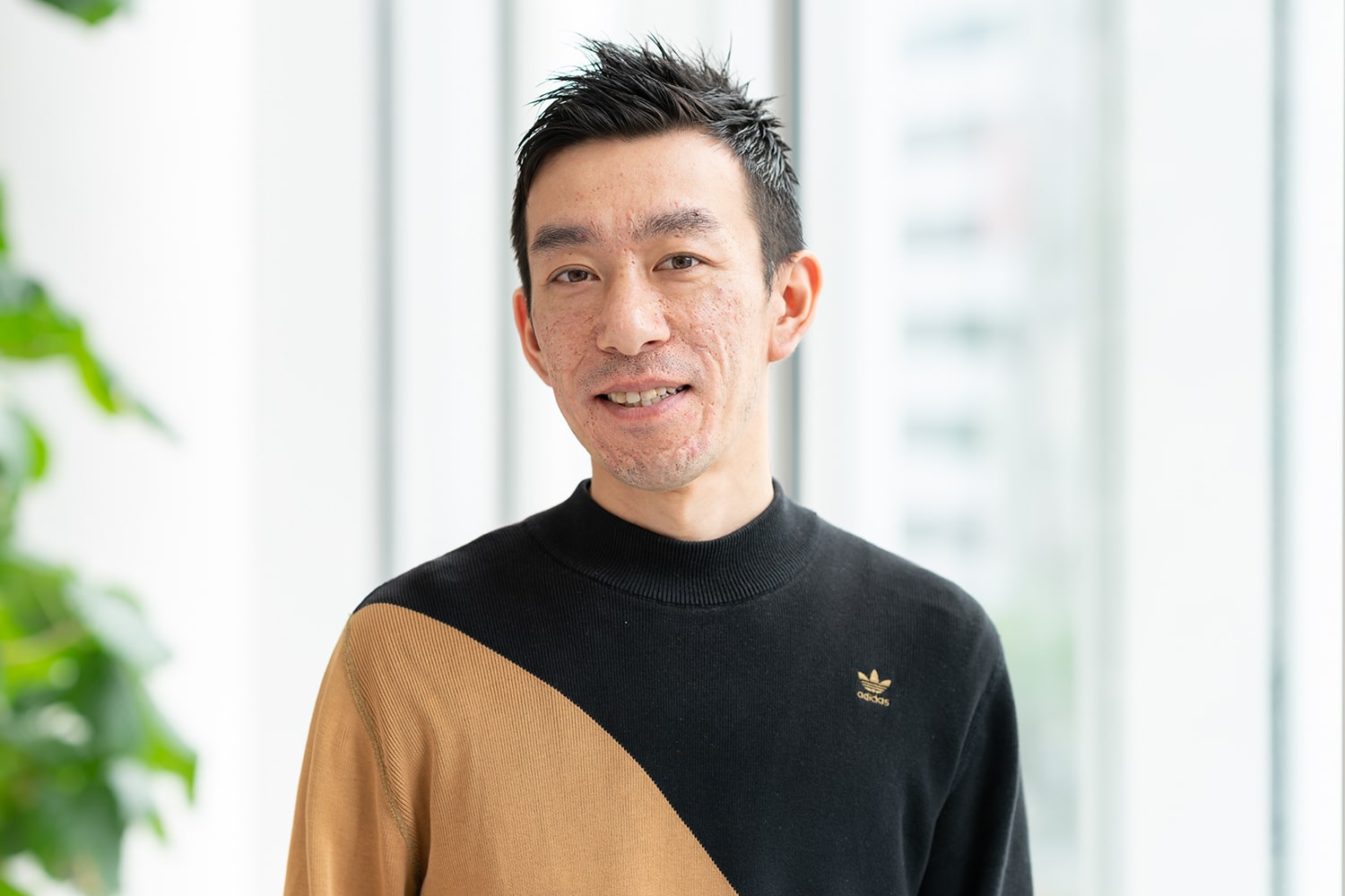 ZACC raffine副店長・馬場和浩さん。レコード収集が趣味だという馬場さん。「好きなジャンルはソールやジャズ。少しずつですが、もっと集めたいですね」