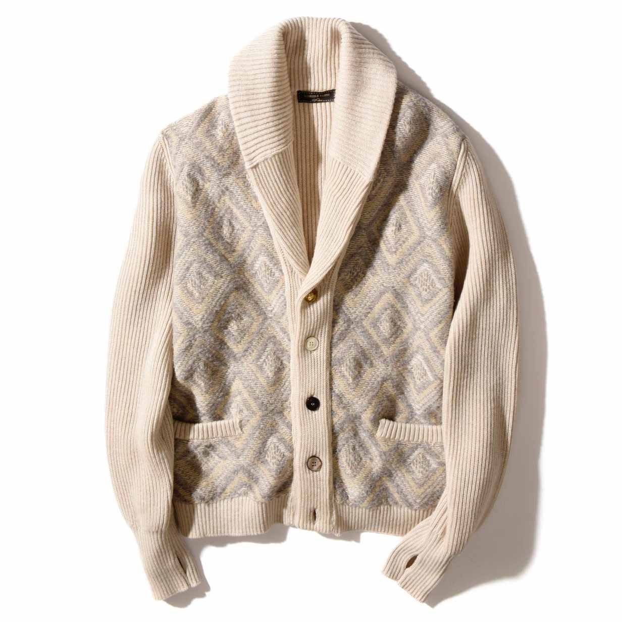 ニット¥97,000(ストラスブルゴ〈ガブリエレ パジーニ〉)