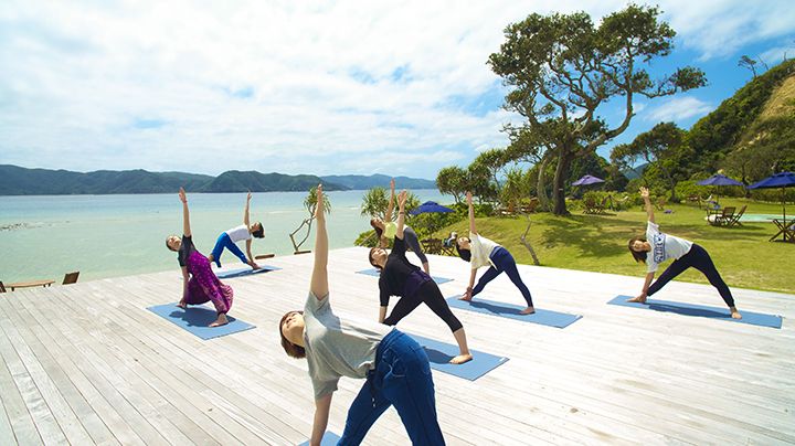 朝日をたっぷり浴びながら行うサンライズヨガ