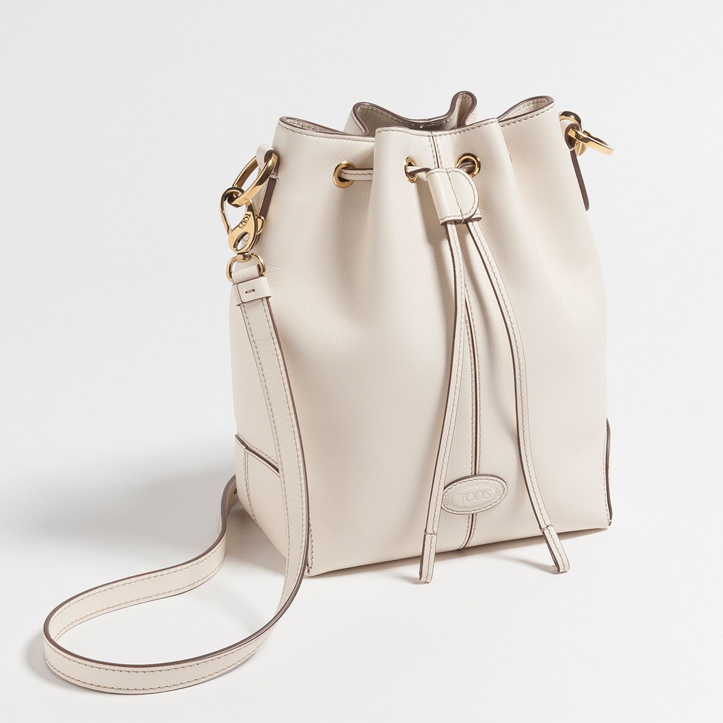 バッグ¥229,000(トッズ・ジャパン)