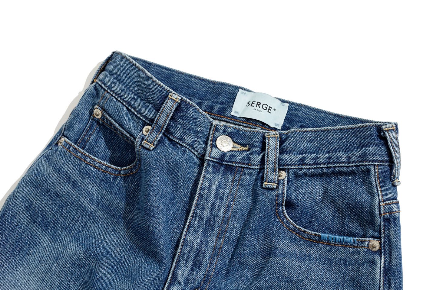「SERGE de bleu(サージ)」のデニムパンツ