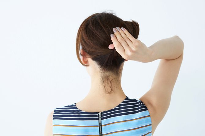 毛先まで巻き込み、まとめる