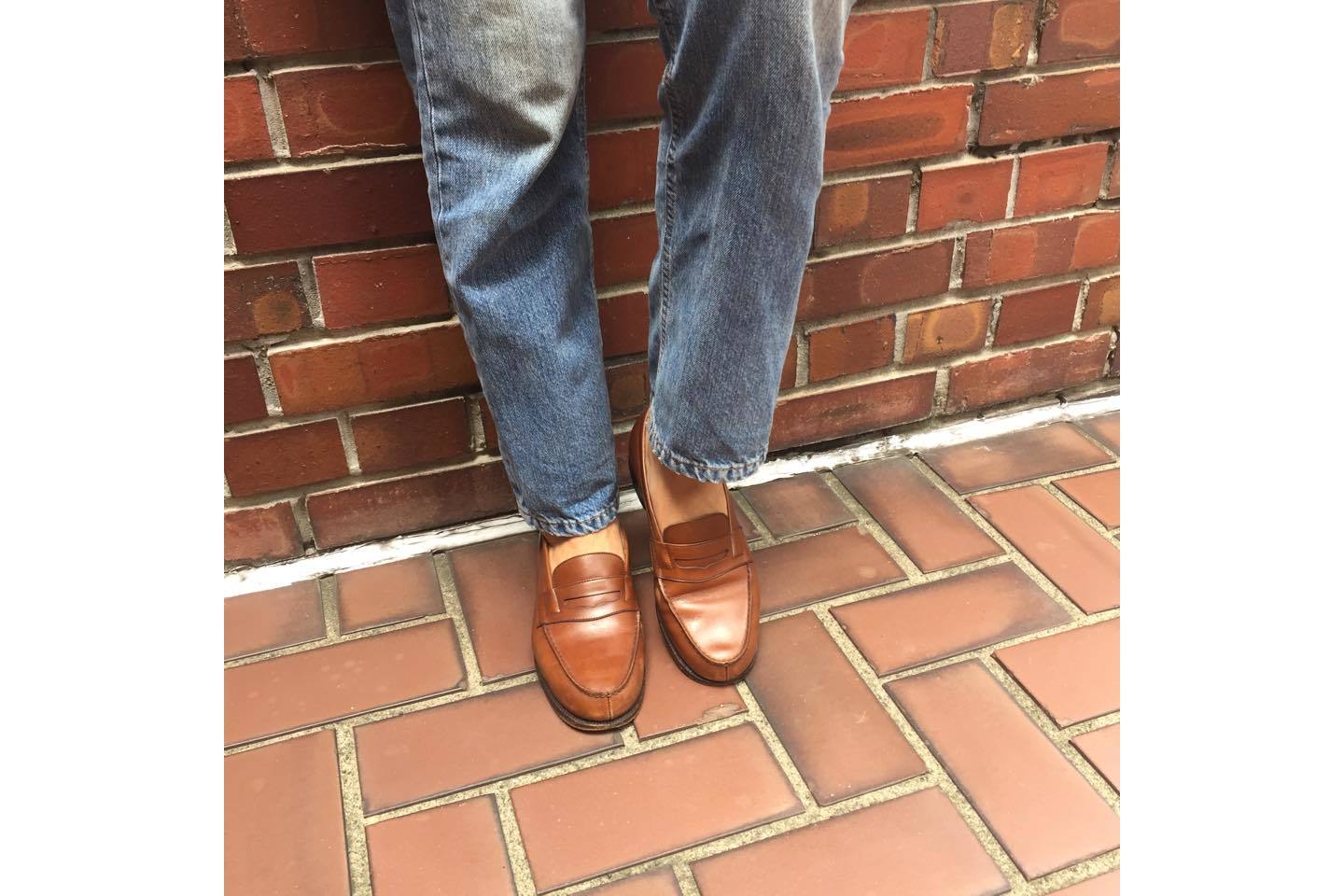 デニム×素足×J.M.WESTON