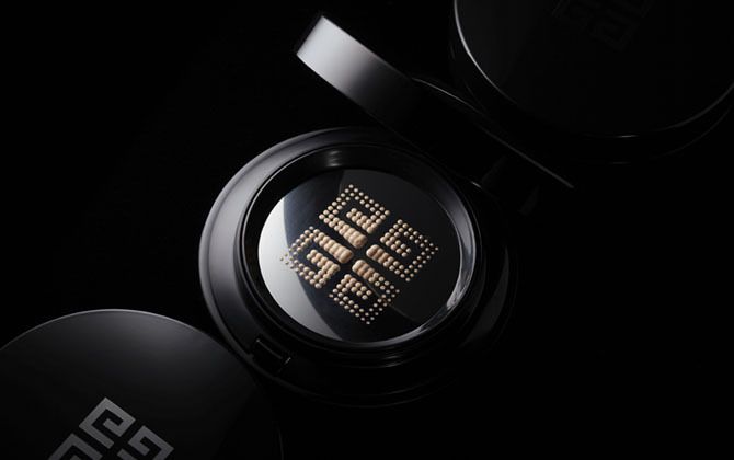 ジバンシイ タン・クチュール クッション ファンデーション SPF10 14g ¥6,500(税抜)