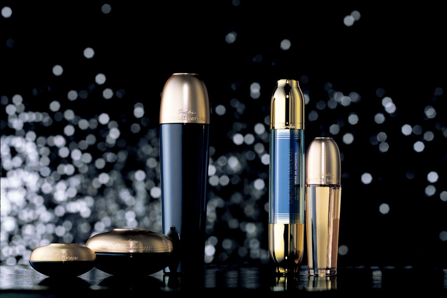 左から/オーキデ アンペリアル ザ アイ&リップ 15ml ¥23,500・オーキデ アンペリアル ザ クリーム 50ml ¥54,600・オーキデ アンペリアル ザ エッセンス ローション 125ml ¥14,700・オーキデ アンペリアル ザ コンセントレート セロム 30ml ¥61,900・オーキデ アンペリアル ザ オイル30ml ¥39,800 ※10月1日発売予定(ゲラン)