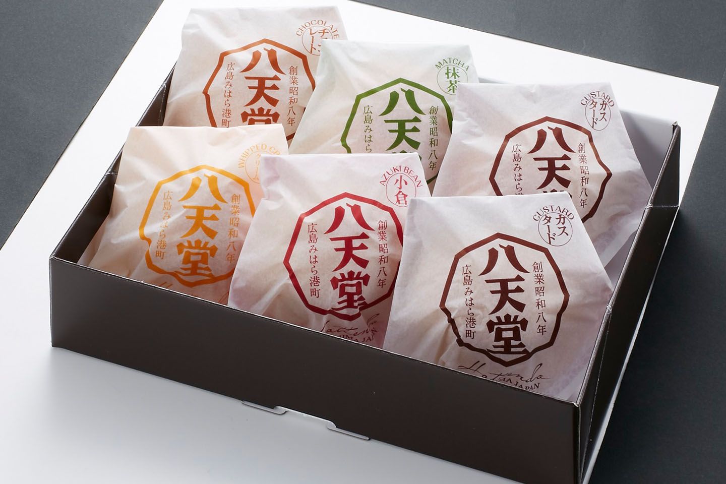「雪どけリッチ製法」という冷凍技術でくりーむパンを凍らせたプレミアムフローズンシリーズ。