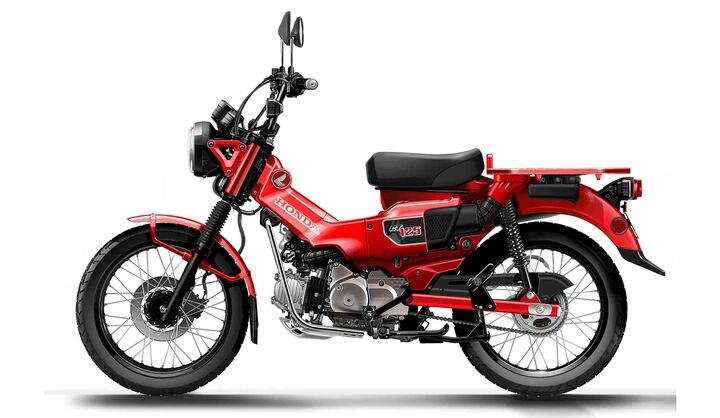 最低地上高はトレッキング走行でも安心感のある165mmに設定。