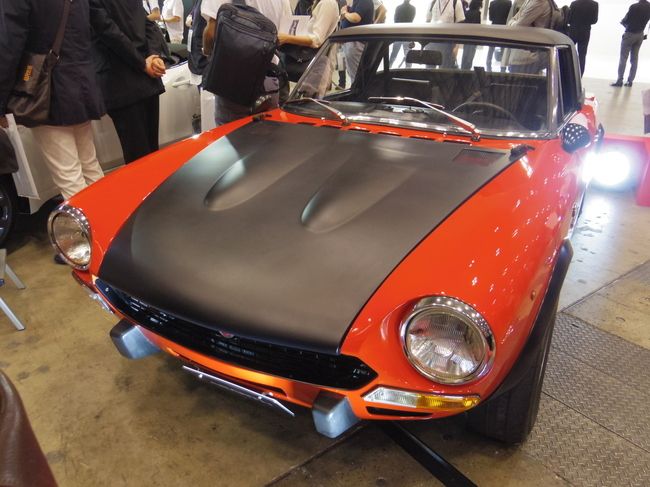 フィアットが1960年代にてがけていた軽快なスポーツカー「124スパイダー」。 イベント会場では、そのDNAを宿す最新モデルもお披露目された。
