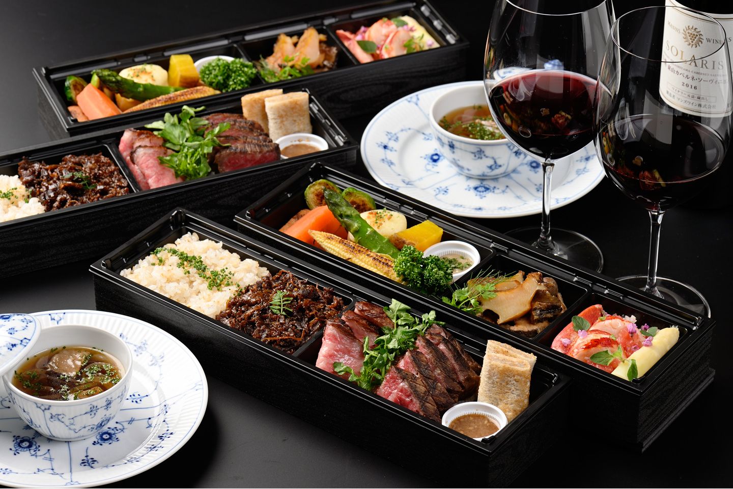 うかい亭特製二段重セット¥10,000円(一人様分)、限定40セット/1日