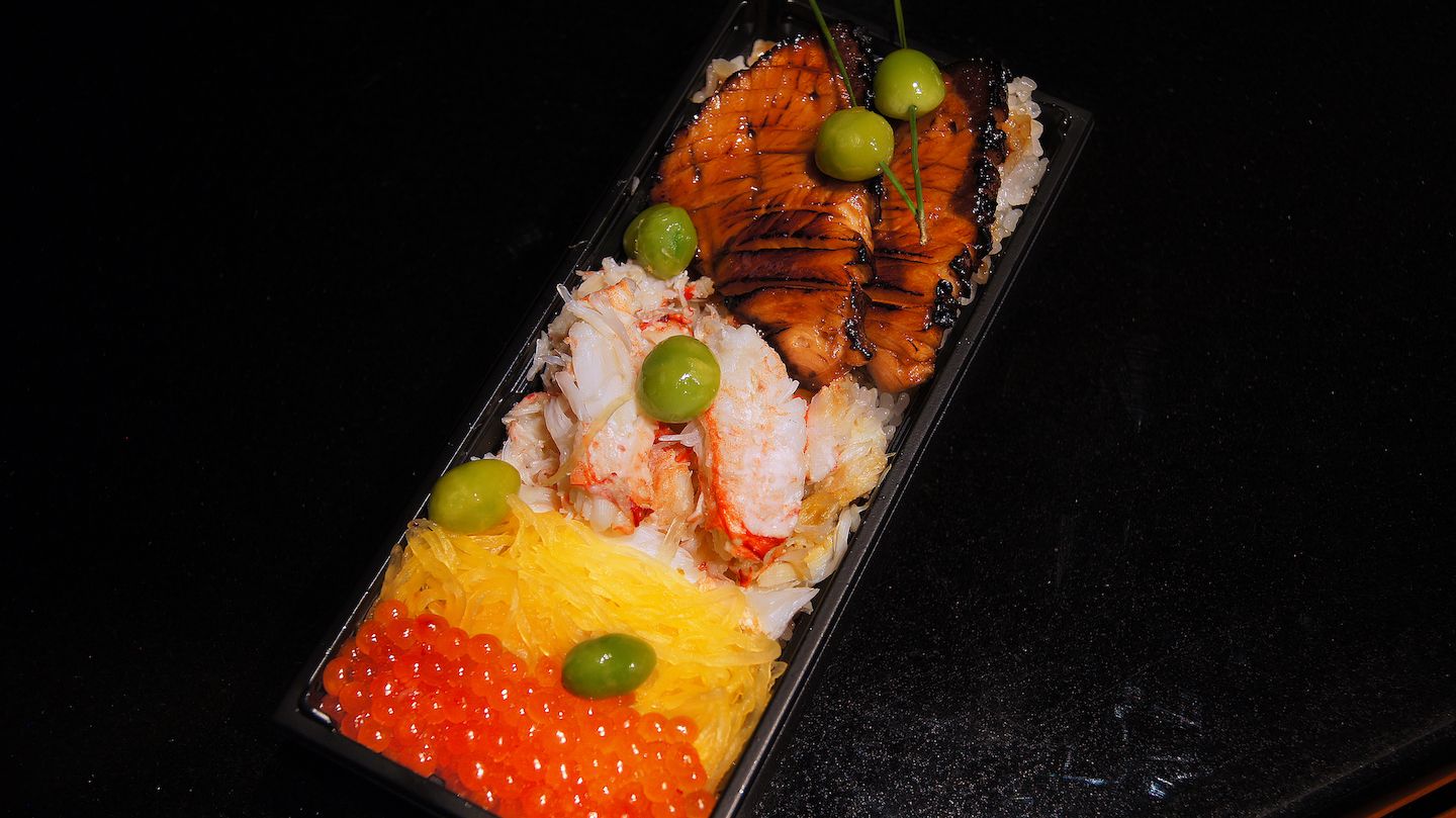 「季節の炊き込みご飯」(2合 2名分)¥4,100~