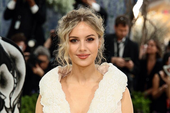 ヘアアレンジ_5,40代　髪型_5,セレブ_5