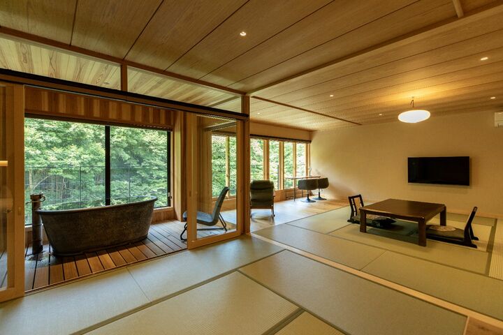 客室「川の音」
