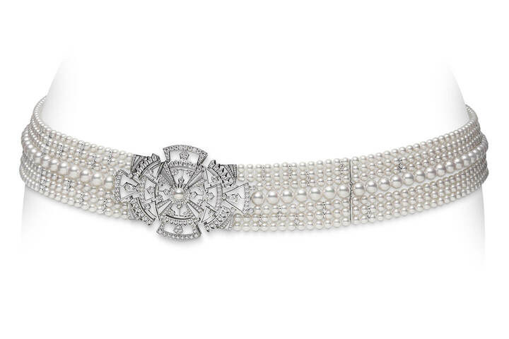 ベルト￥22,000,000［アコヤ真珠、ダイヤモンド、白蝶貝、クオーツ、ホワイトゴールド］（税抜）