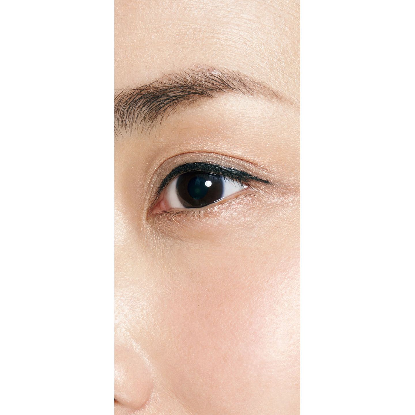 目を開けたとき、まつげが見えているくらいがいい