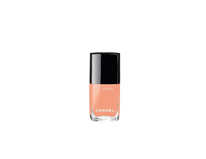 CHANEL(シャネル)のメークアップコレクション「レ アンディスパンサーブル ドゥ レテ」ヴェルニ ロング トゥニュ #560、#558 を含む全4色展開 各¥3,200