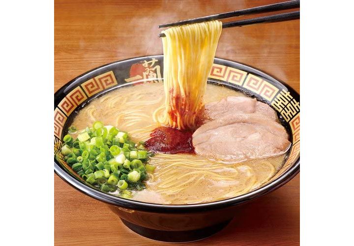 「一蘭」の「博多細麺ストレート 一蘭特製赤い秘伝の粉付」(博多)