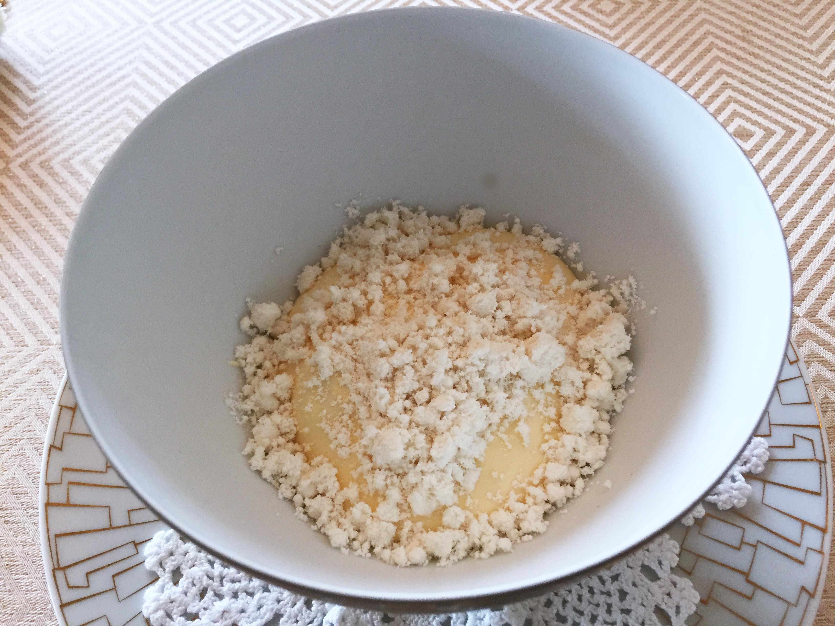 締めのデザートは見た目も美しい「白いティラミス」雪のようなトッピングは白いコーヒーパウダー。