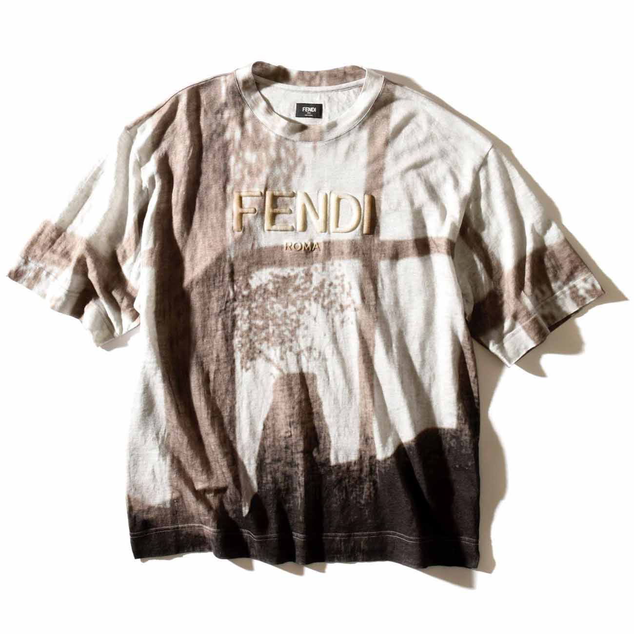 Tシャツ¥108,900(フェンディ ジャパン)