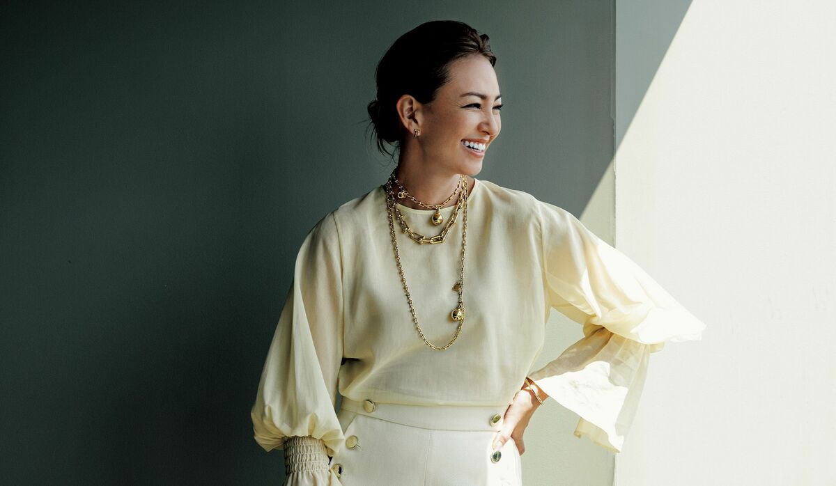 シンプルな夏コーデをパワーアップ！「ティファニー」ゴールドチェーン