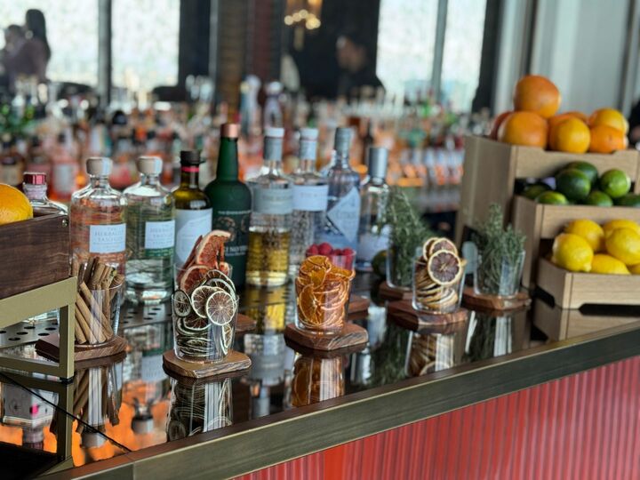 ホテル_2,酒_2,レストラン_1