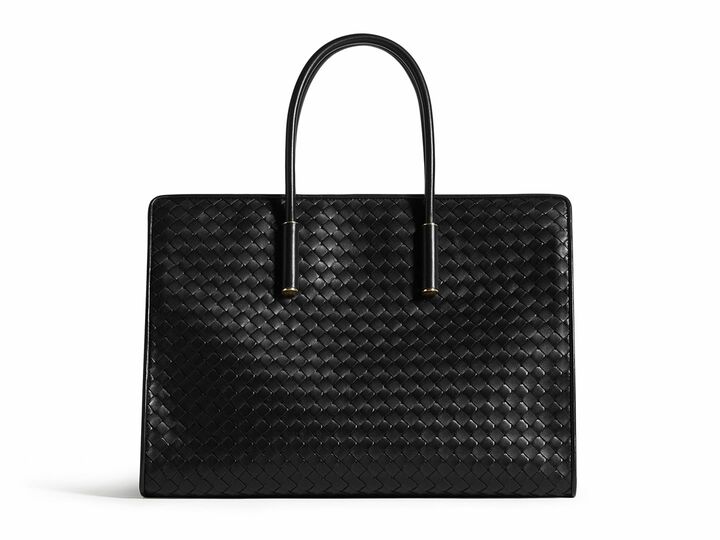 「ボッテガ・ヴェネタ」のバッグ『バーバラ トート』