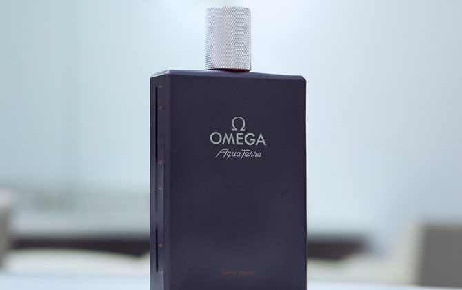 オメガのオリジナルフレグランス、『アクアテラ オードトワレ』100ml ¥12,000、50ml ¥9,000(いずれも税抜)