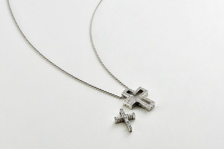 ダミアーニ 銀座タワー2周年記念ネックレス[ホワイトゴールド×ダイヤモンド]￥829,000（税抜）　チェーン全長約50㎝　※銀座タワー、ブティック大阪は先行発売中