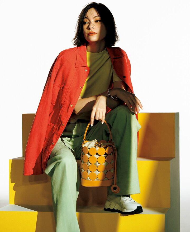 春コーデ_1,ジャケット_1,パンツ_1,ブレスレット_1,バッグ_1,靴_1