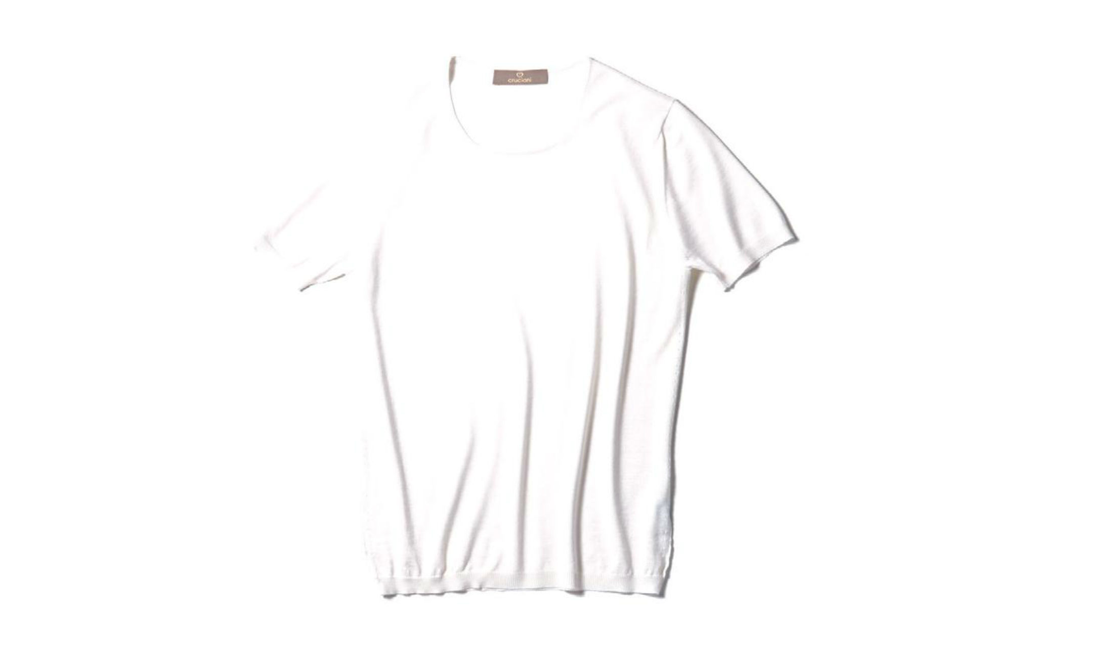 ●データ ニットT¥69,000(クルチアーニ銀座店) 素材:カシミア×シルク サイズ展開:38、40、42 色展開:ほかにブラック、ベージュ、グレー、ネイビー