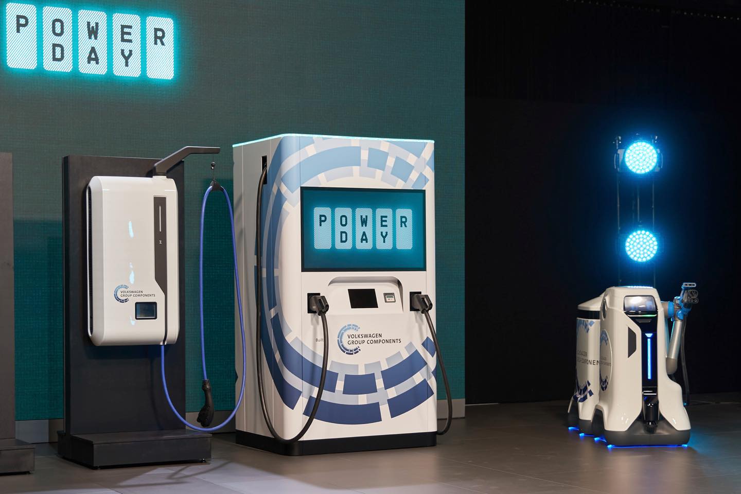 「POWER DAY」では充電器のプレゼンテーションも行われた。