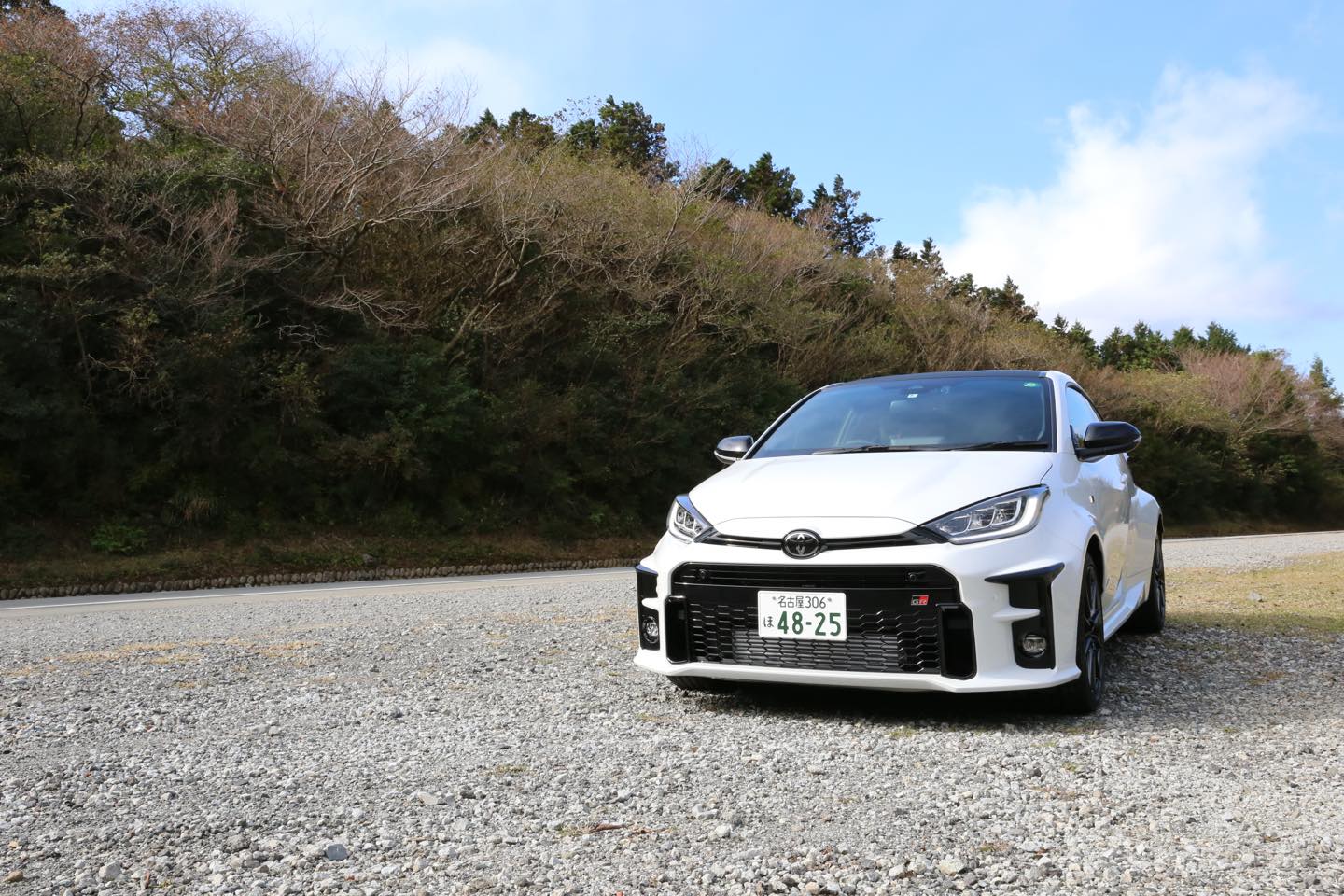 レースカーなみの機構が詰め込まれたRZハイパフォーマンス。