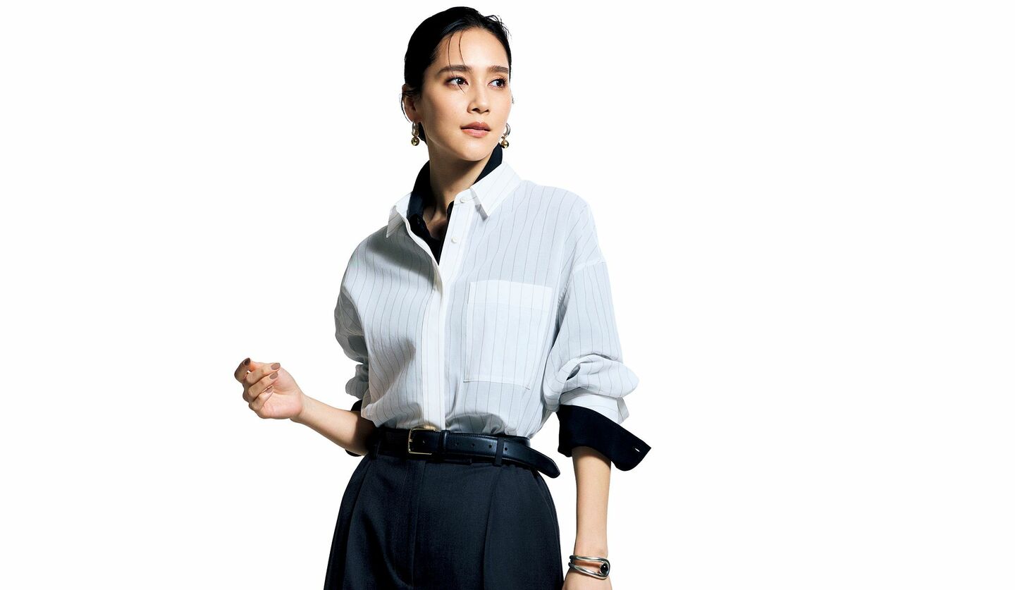 ハンサムモダン派のレイヤードスタイルを着用したモデルのAtsukoさん