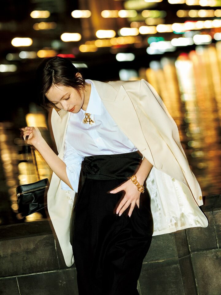 セリーヌのウエアを着用したモデルの太田莉菜さん