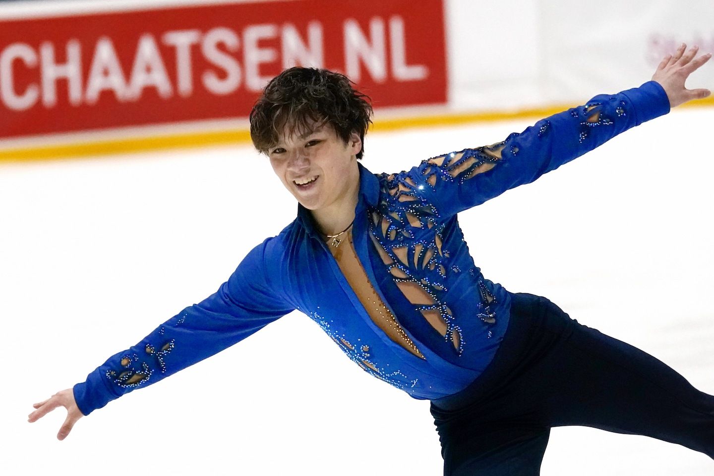 フリースケーティング『Dancing On My Own』では4回転ジャンプ4本をみごと着氷!写真:アフロ