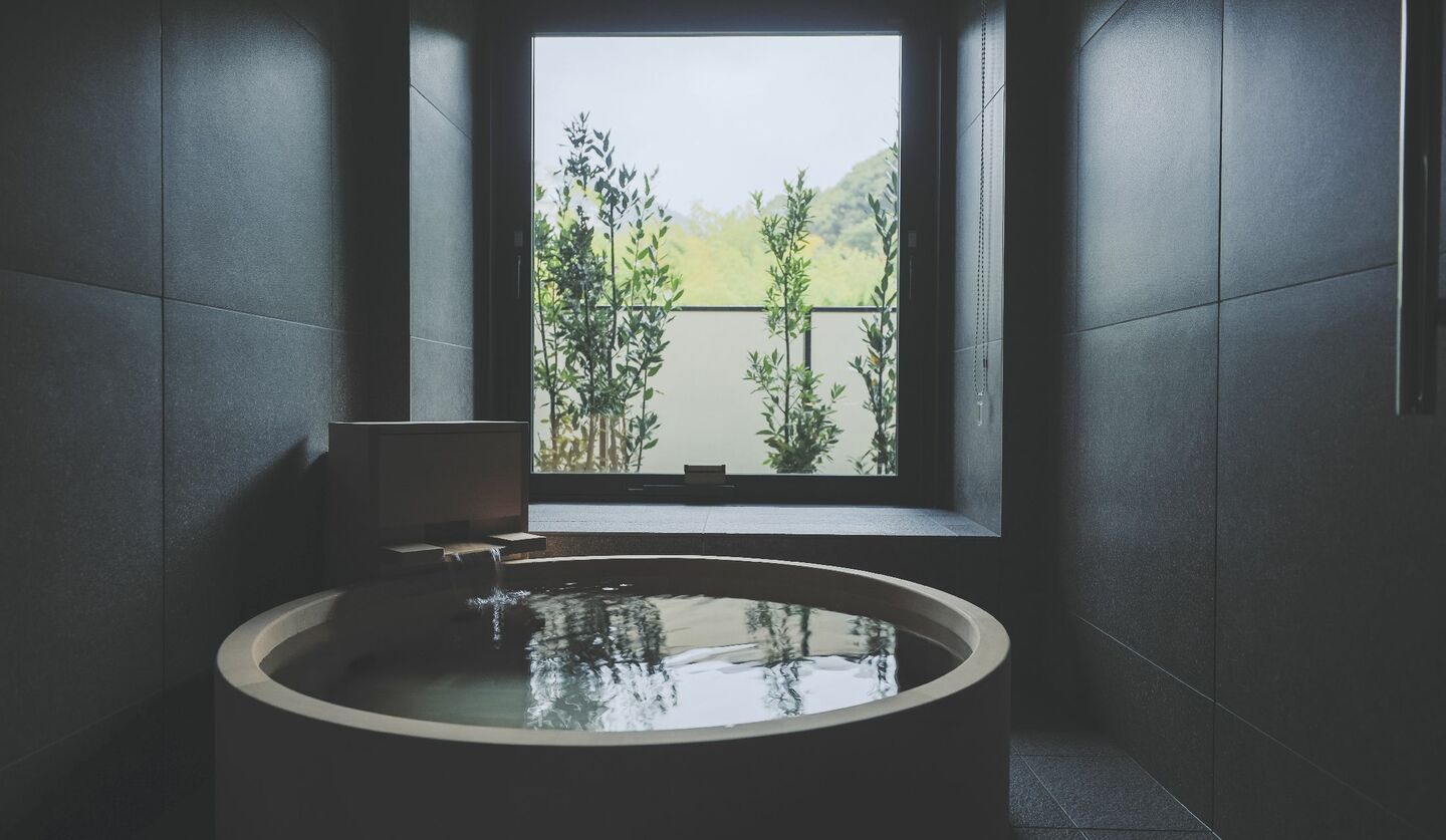 「ソキ アタミ」の客室の天然温泉