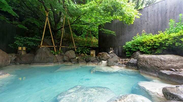 大分県にある「ゆふいん泰葉」の宿泊者専用の大浴場露天風呂
