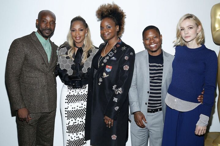 左から共演のロブ・モーガン、メアリー・J. ブライジ、監督のディー・リース、共演のジェイソン・ミッシェルと。