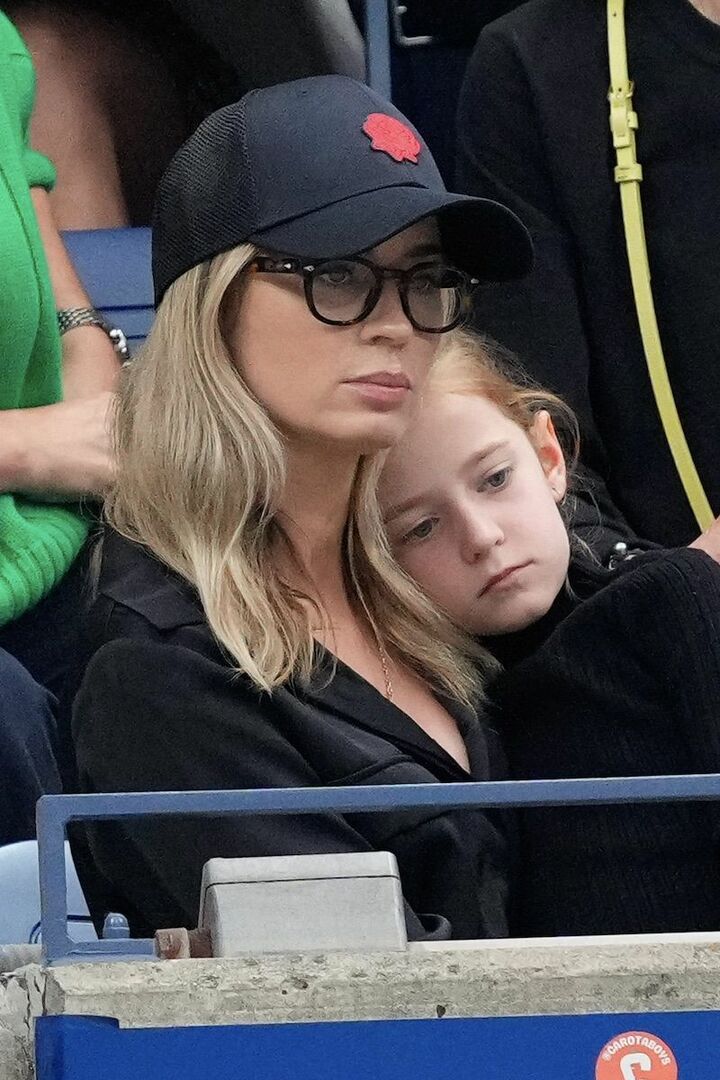 次女ヴァイオレットと。