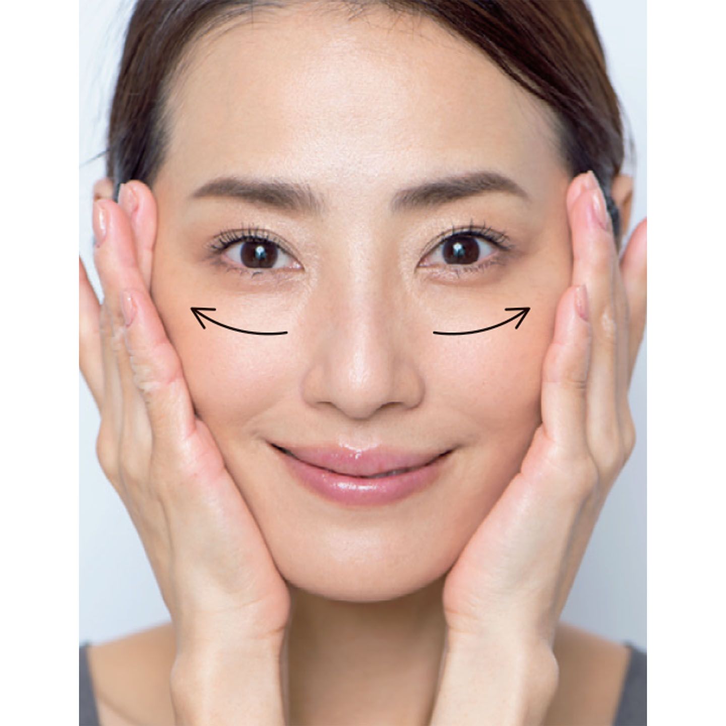 内側から外側に向かって「横づけ」。