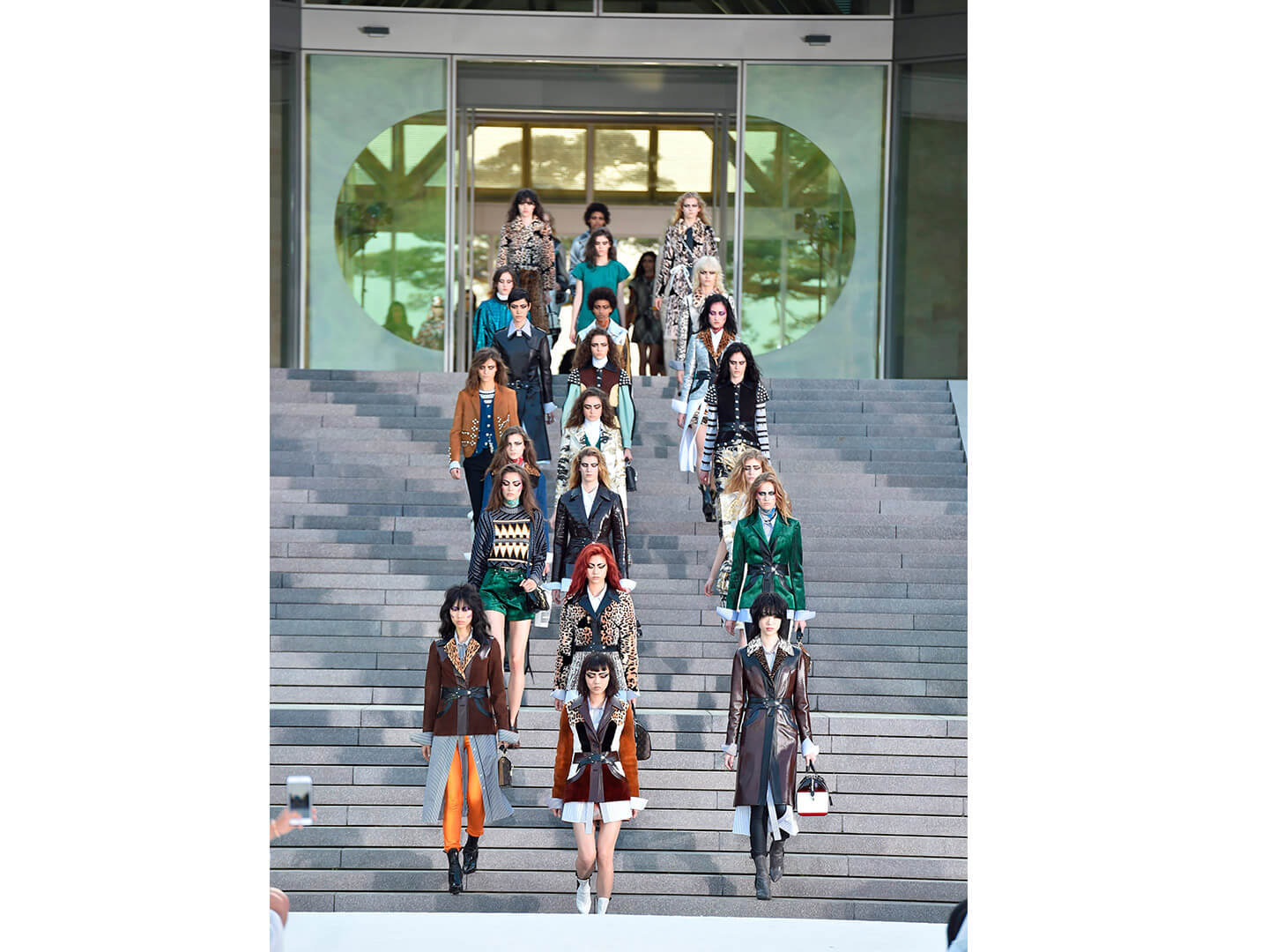 LOUIS VUITTON Women Collection Fall-Winter 2016/2017 c Louis Vuitton Malletier