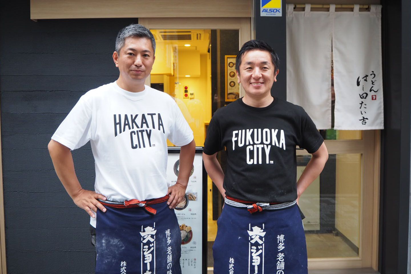 橋田さんと中川さんの子弟コンビ。福岡愛あふれるTシャツもおそろい!