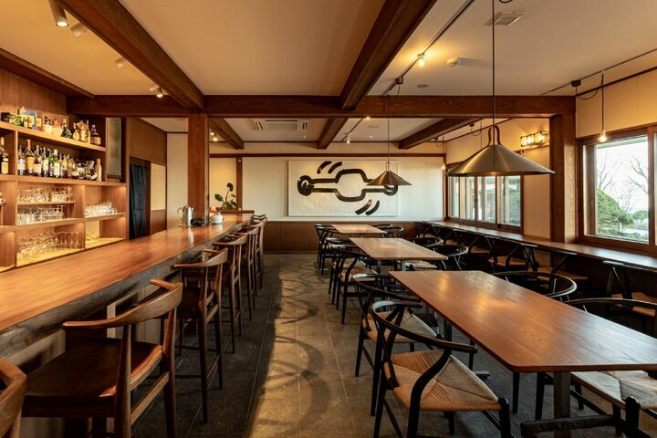 併設のカフェ「楽水楽山」