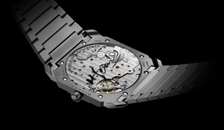 ●自動巻き ●ケース径40mm ●パワーリザーブ60時間 ●チタンケース×チタンブレスレット ¥1,720,000（ブルガリ ジャパン）※世界限定30本、6月発売