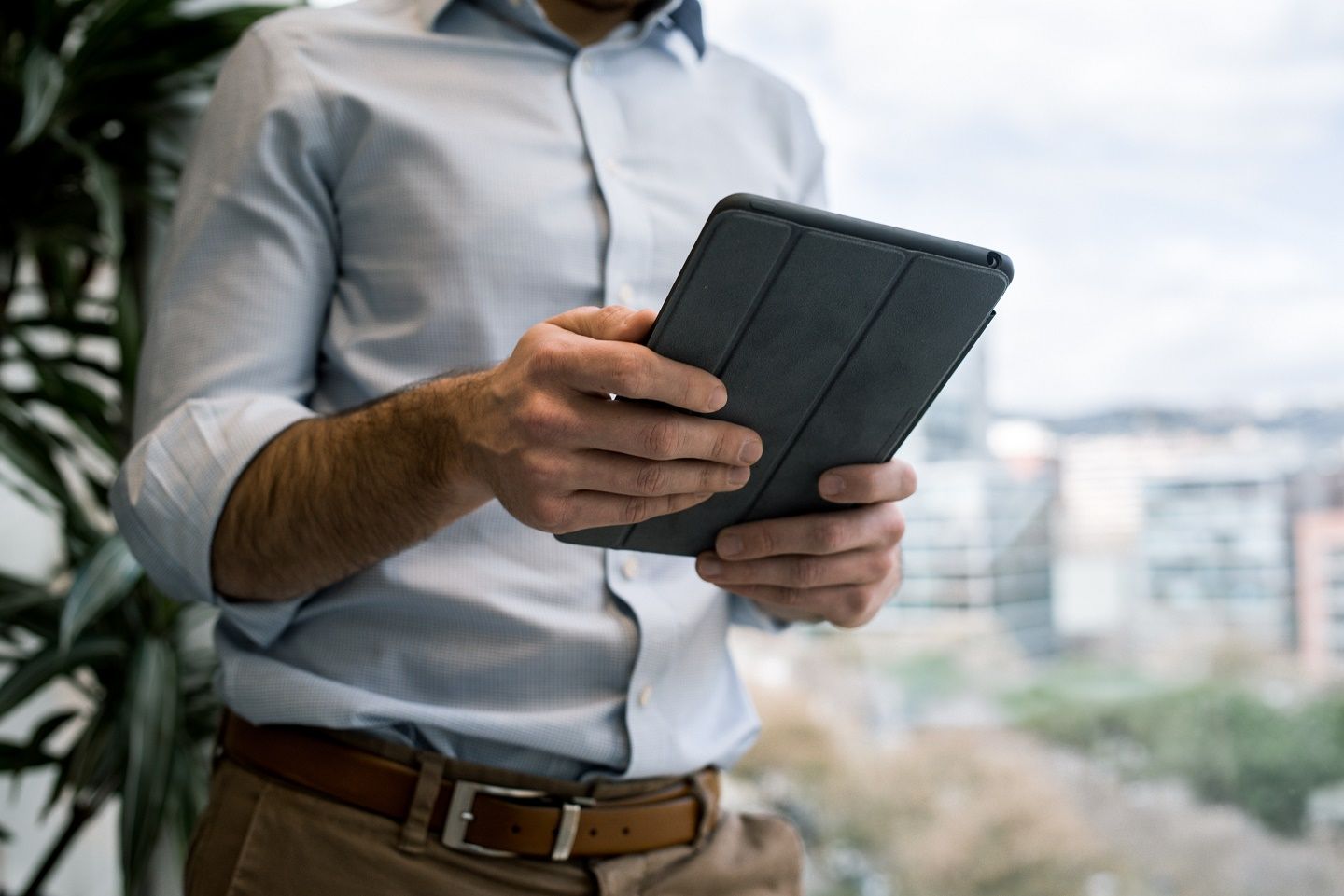 タブレットで人気動画を定期的にチェック!