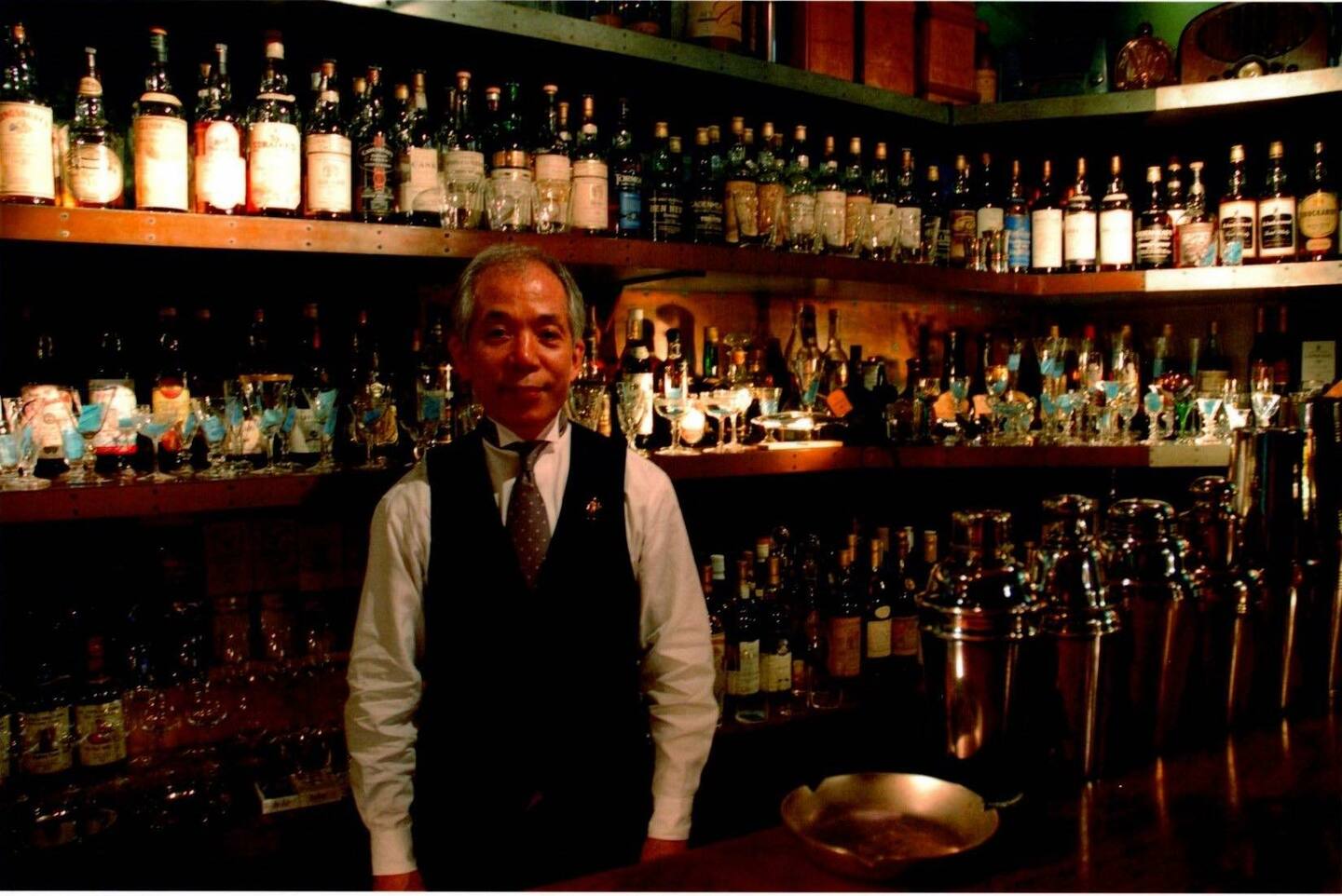 『バー・ラジオ』尾崎浩司氏が語る、洒落ているところが南青山の独自性【後編】 MEN'S Precious(メンズプレシャス)