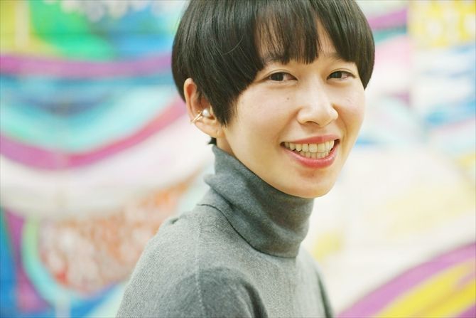 笑顔の西加奈子さん