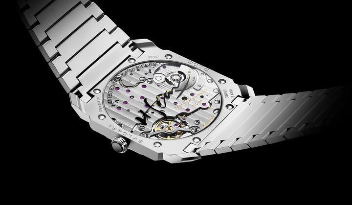 ●自動巻き ●ケース径40mm ●パワーリザーブ60時間 ●ステンレススティールケース×ステンレススティールブレスレット ¥1,620,000（ブルガリ ジャパン）※世界限定30本、9月発売予定