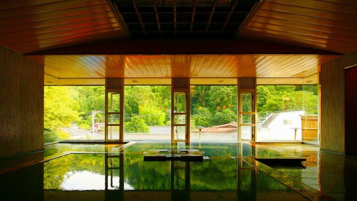 静岡県・吉奈温泉にある「源泉かけ流しの湯 御宿さか屋」の「お万さん風呂」