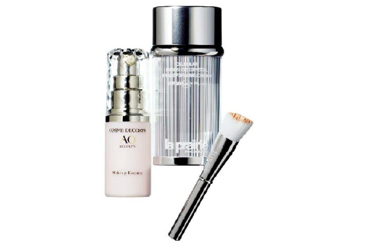 左/コスメデコルテ AQ ミリオリティ メイクアップ エッセンス 01 SPF20・PA++ 30ml ¥10,000、右/ラ・プレリー スイス アイスクリスタル トランスフォーミングクリーム 10 SPF30・PA+++ 30ml ¥22,800